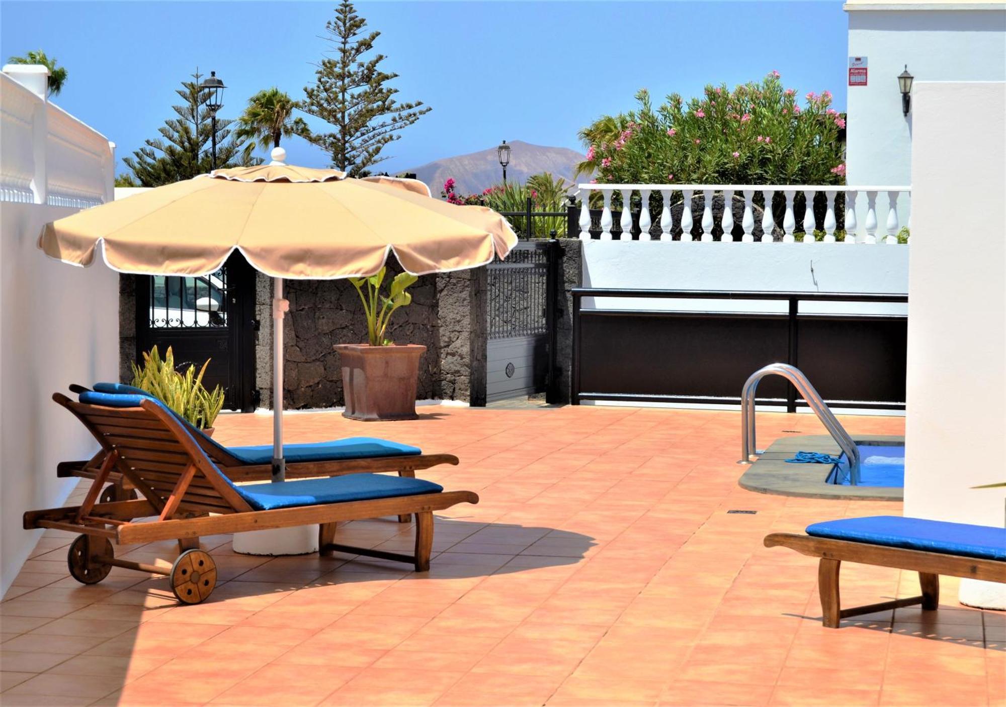 Grand Villa Famara Puerto Del Carmen Puerto del Carmen  Buitenkant foto