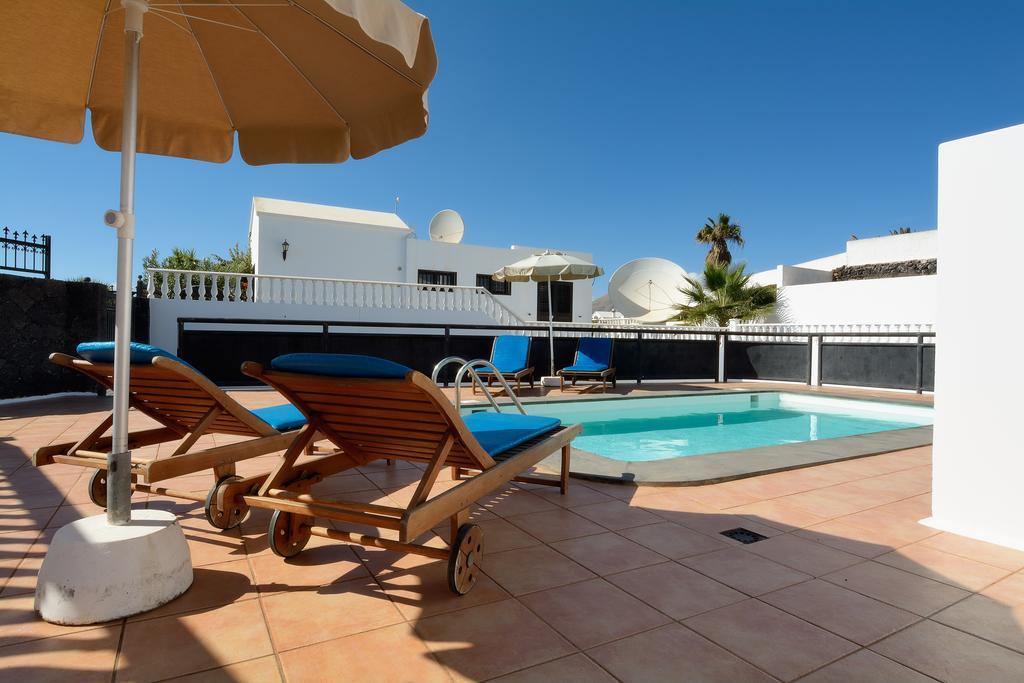 Grand Villa Famara Puerto Del Carmen Puerto del Carmen  Buitenkant foto